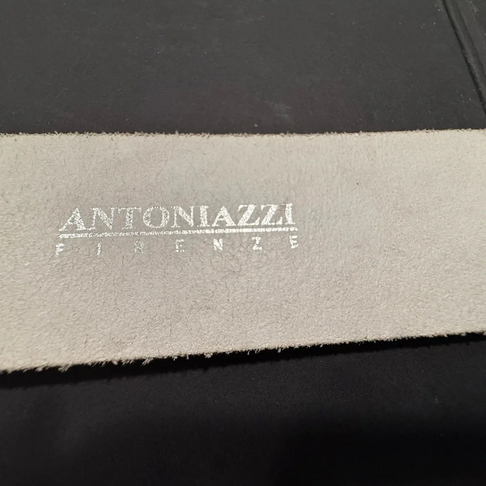 ANTONIAZZI FIRENZE ITALY White Leather Loop Ring Belt Silver Links Chic Stylish